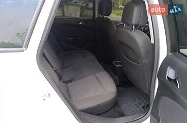 Универсал Opel Astra 2012 в 