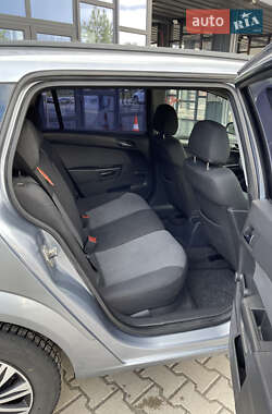 Універсал Opel Astra 2005 в 