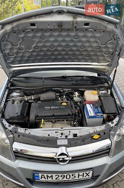 Універсал Opel Astra 2005 в 
