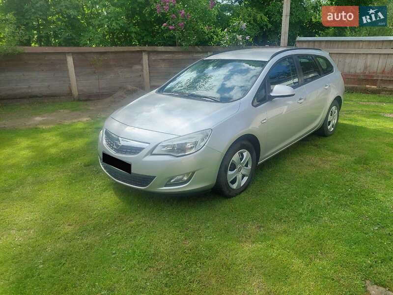 Универсал Opel Astra 2011 в 