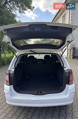 Универсал Opel Astra 2010 в 
