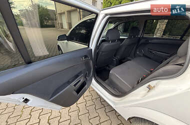 Универсал Opel Astra 2010 в 