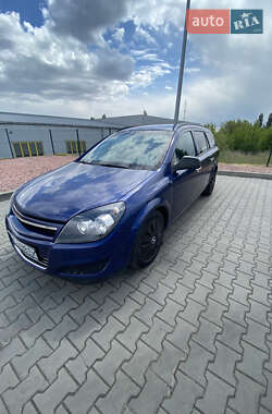 Универсал Opel Astra 2010 в Луцке