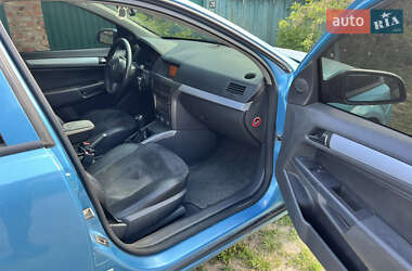 Хетчбек Opel Astra 2005 в 