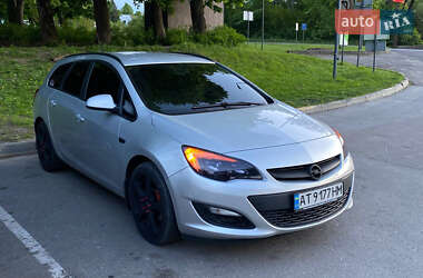 Универсал Opel Astra 2012 в Ивано-Франковске