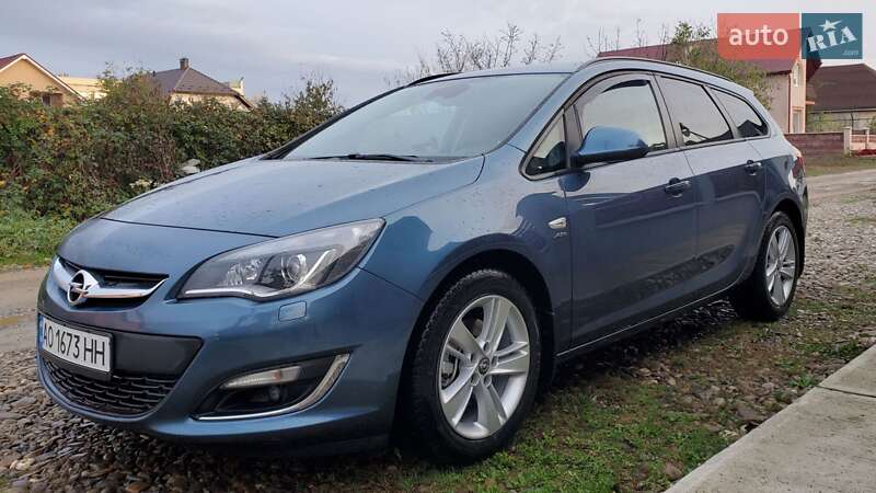 Универсал Opel Astra 2013 в Виноградове