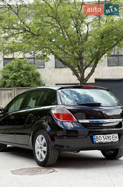 Хэтчбек Opel Astra 2006 в 