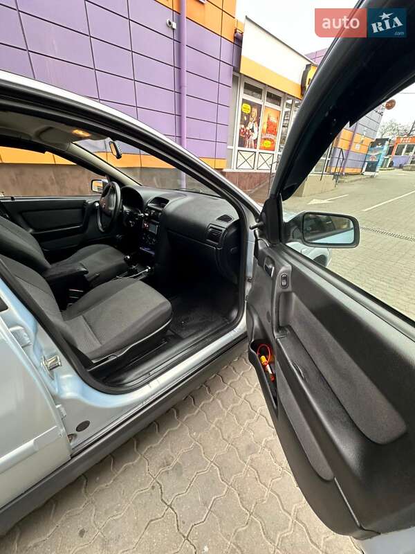 Седан Opel Astra 2004 в Одесі