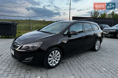 Универсал Opel Astra 2011 в 