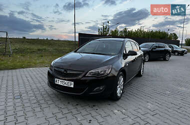 Универсал Opel Astra 2011 в 