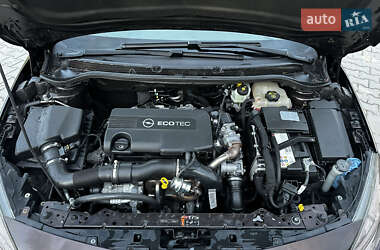 Универсал Opel Astra 2011 в 