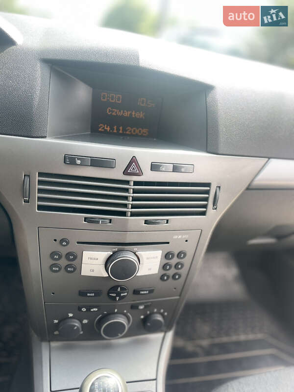 Універсал Opel Astra 2006 в Луцьку