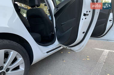 Універсал Opel Astra 2012 в 