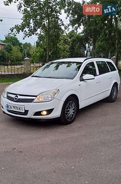 Універсал Opel Astra 2008 в Черкасах