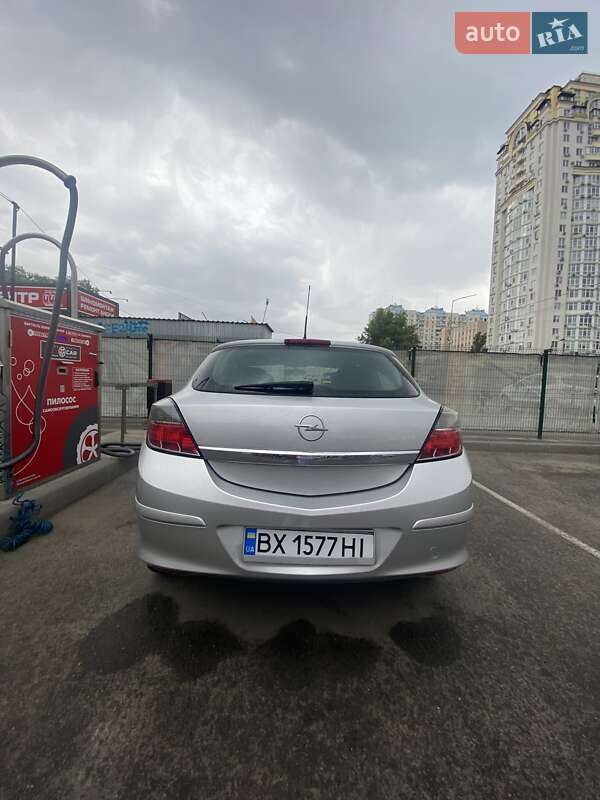 Хэтчбек Opel Astra 2006 в Киеве