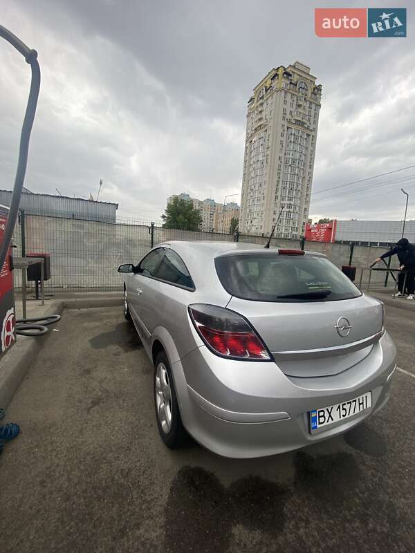 Хэтчбек Opel Astra 2006 в Киеве