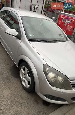 Хэтчбек Opel Astra 2006 в 