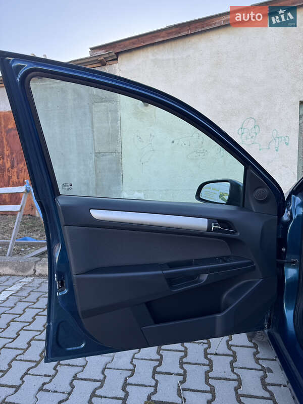 Універсал Opel Astra 2008 в Дрогобичі