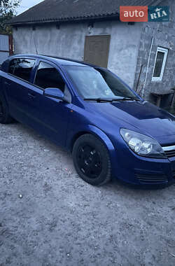 Хетчбек Opel Astra 2004 в 