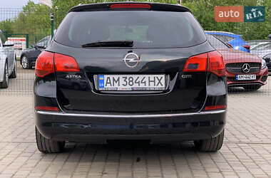 Универсал Opel Astra 2013 в 