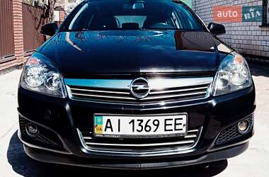 Хетчбек Opel Astra 2013 в Вишгороді