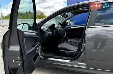 Универсал Opel Astra 2010 в 