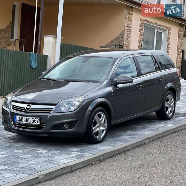 Opel Astra 2010