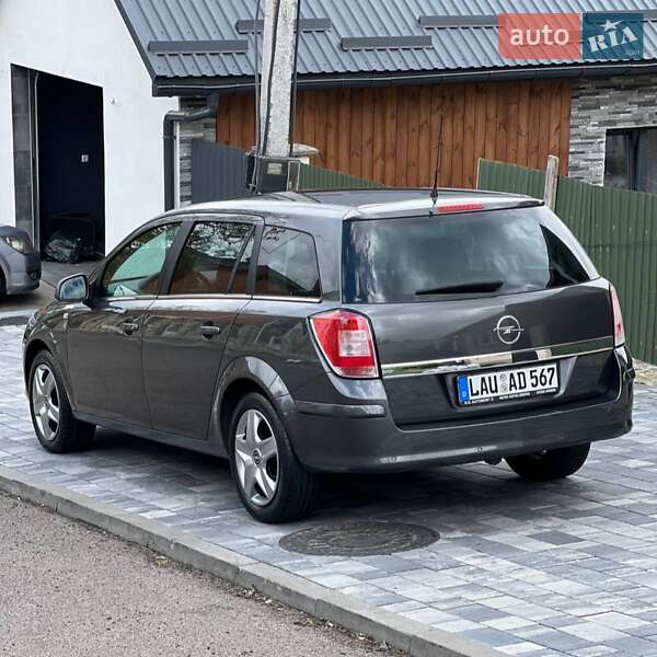 Універсал Opel Astra 2010 в Хмельницькому