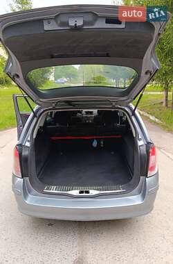 Універсал Opel Astra 2004 в 