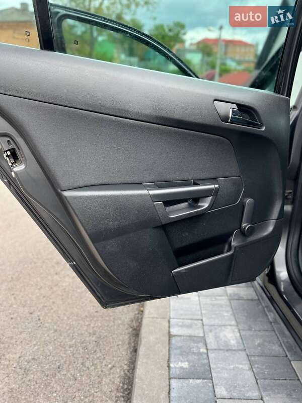 Універсал Opel Astra 2010 в Хмельницькому