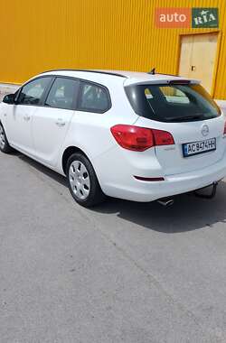Универсал Opel Astra 2010 в 
