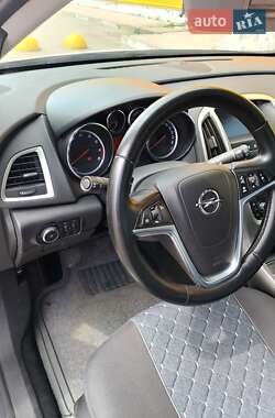 Универсал Opel Astra 2010 в 