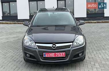Универсал Opel Astra 2010 в 