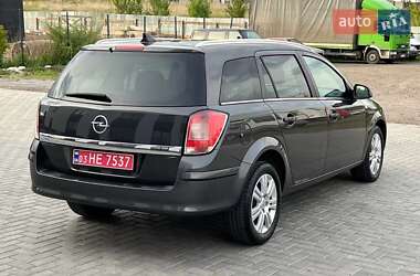 Универсал Opel Astra 2010 в 