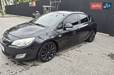 Хэтчбек Opel Astra 2011 в Львове