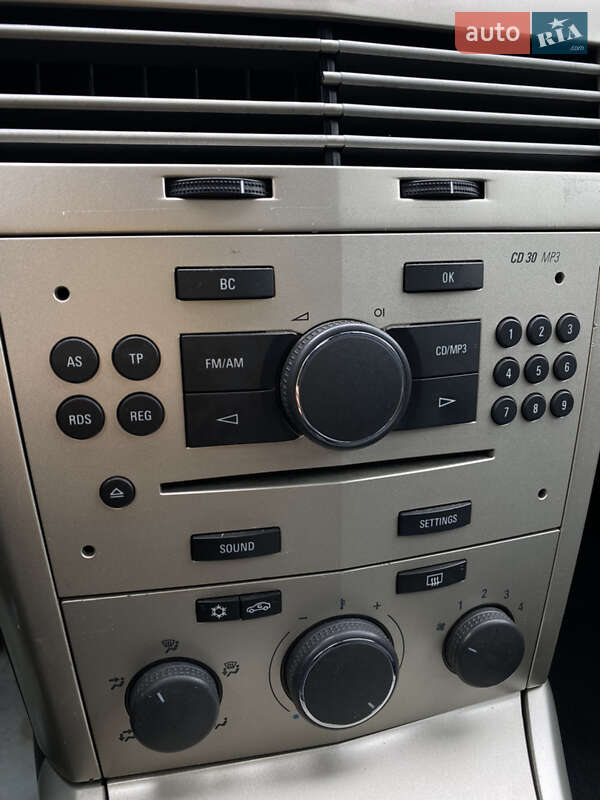 Універсал Opel Astra 2007 в Луцьку