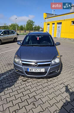 Универсал Opel Astra 2005 в Межевой