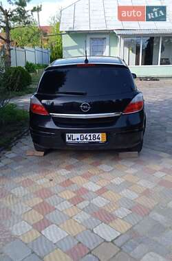 Хетчбек Opel Astra 2005 в 