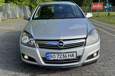 Универсал Opel Astra 2010 в 