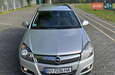 Универсал Opel Astra 2010 в 