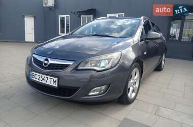 Универсал Opel Astra 2011 в Дрогобыче