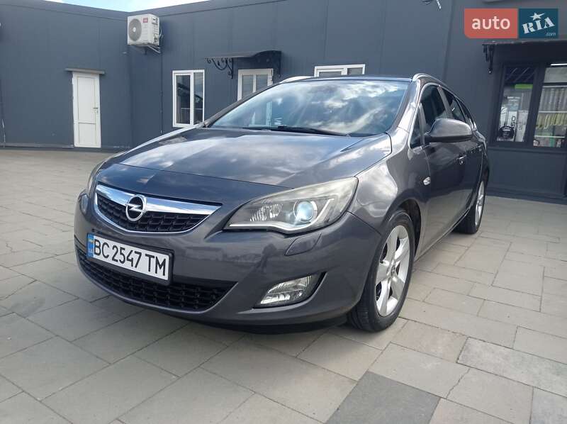 Opel Astra 2011
