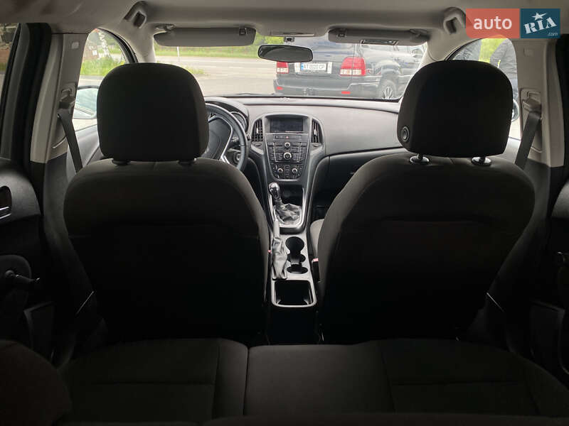 Универсал Opel Astra 2012 в Долине