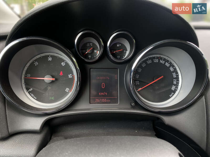 Универсал Opel Astra 2012 в Долине