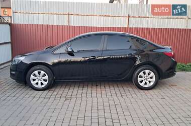 Седан Opel Astra 2019 в 