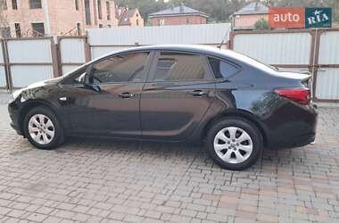 Седан Opel Astra 2019 в 