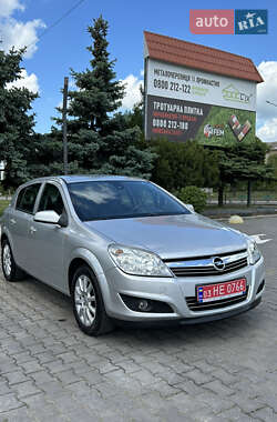 Хетчбек Opel Astra 2009 в 