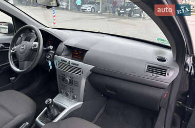 Хэтчбек Opel Astra 2009 в 