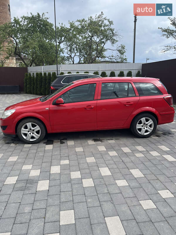 Универсал Opel Astra 2009 в Бучаче