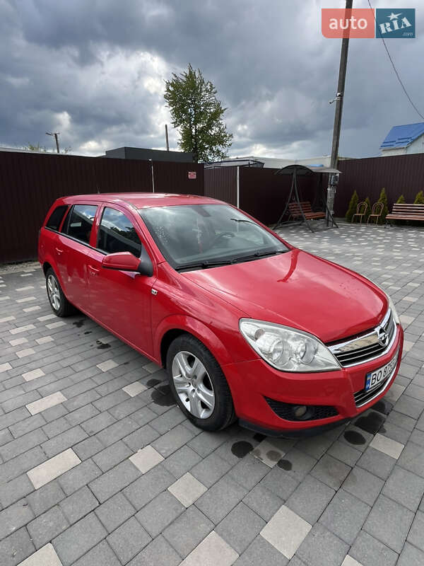 Универсал Opel Astra 2009 в Бучаче